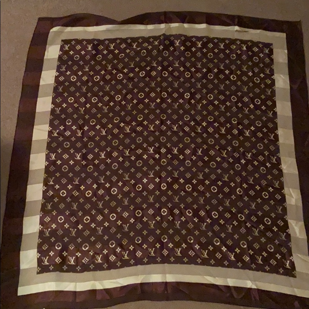 Louis vuitton scarf